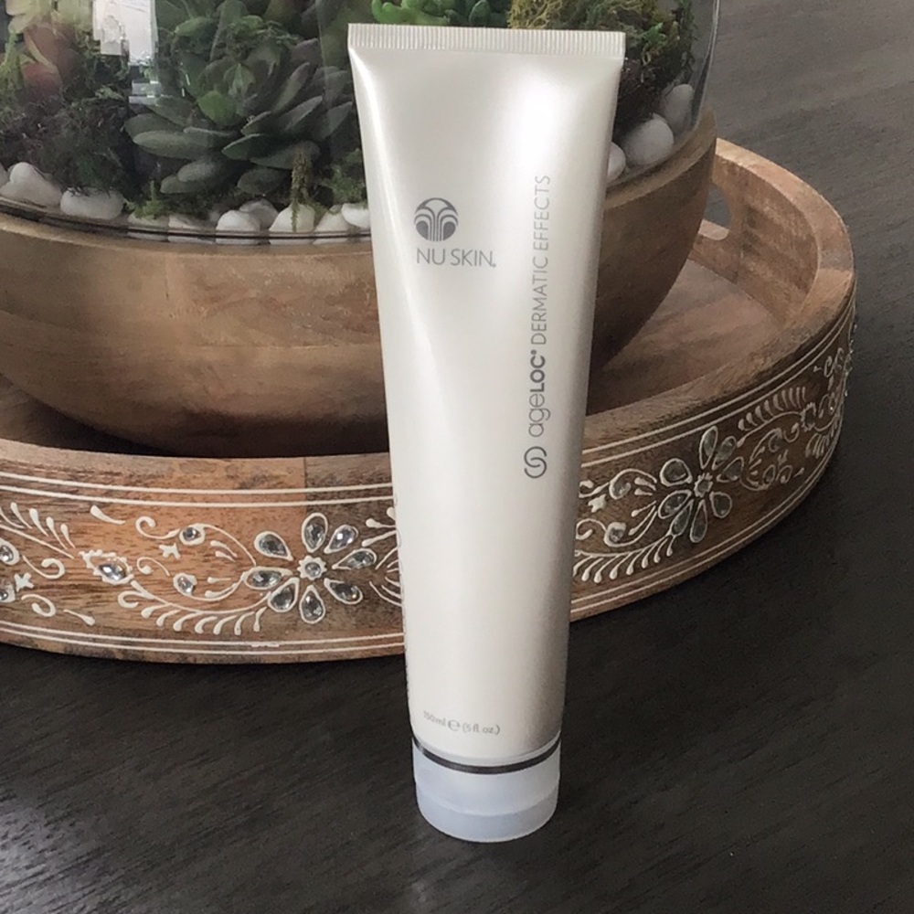 Skin AgeLOC Dermatic Effects Cream - White